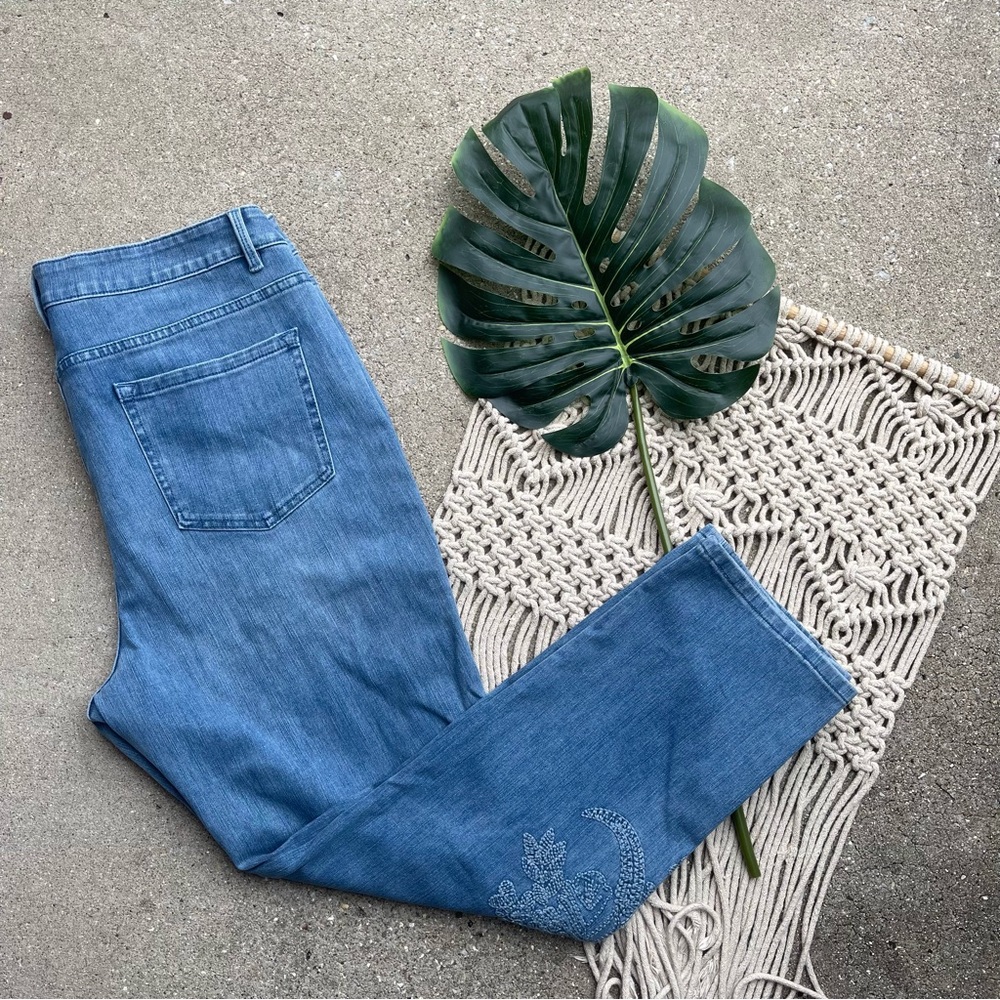 New Soft Surroundings Embroidered Straight Leg Ankle Jeans Size 16